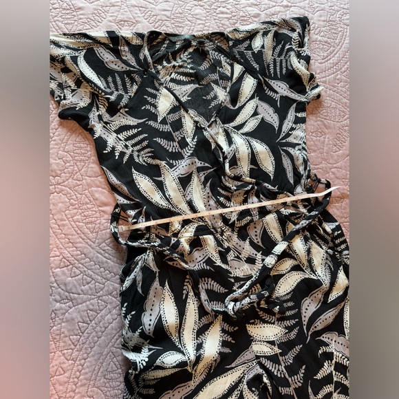 AnyBody Monochrome Leaf Pattern Jumpsuit - Picture 7 of 15